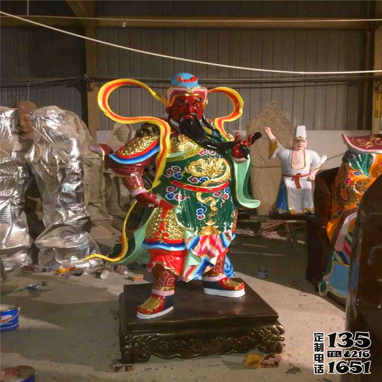 玻璃鋼彩繪景區(qū)大型站立式關公雕塑